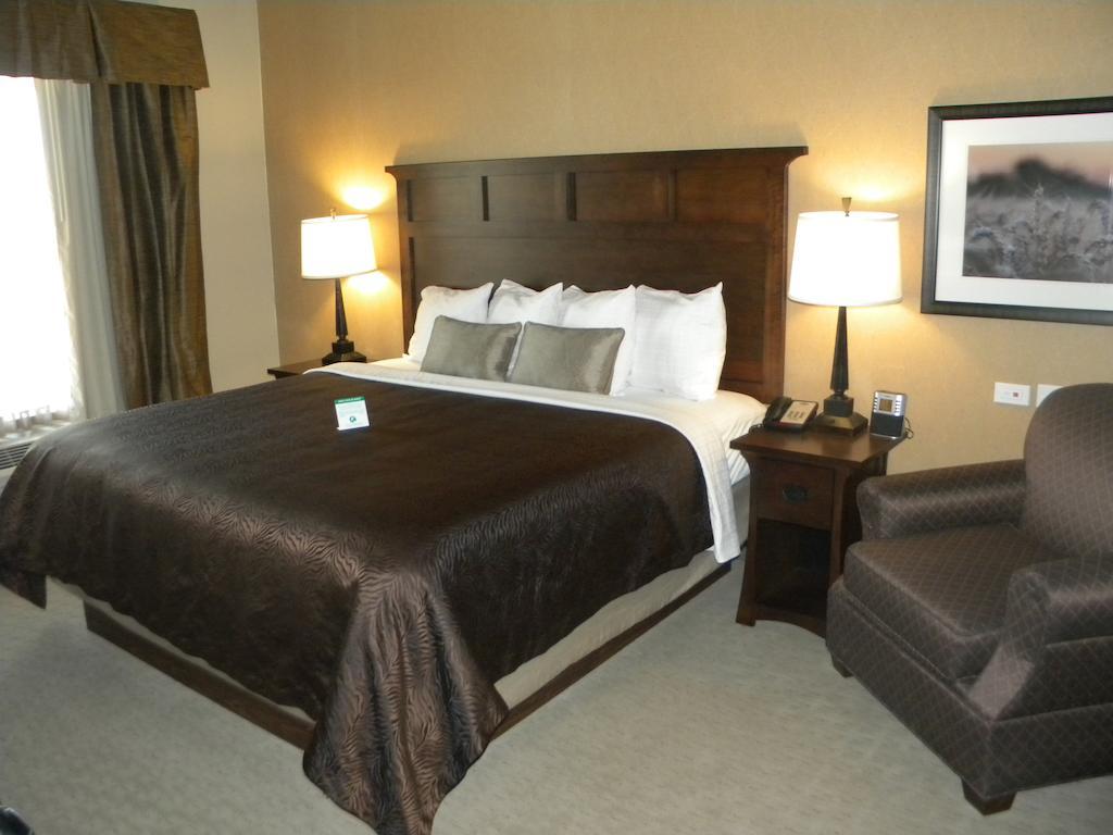 Teddy'S Residential Suites Watford City Exterior foto