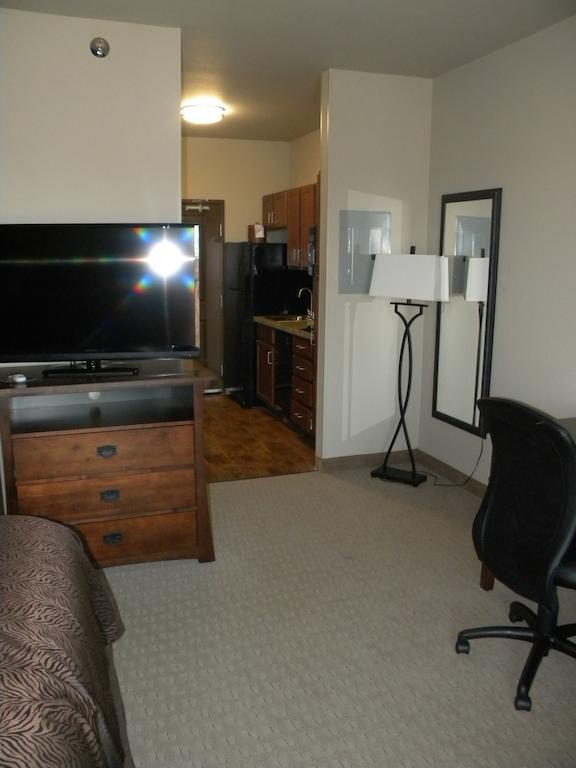 Teddy'S Residential Suites Watford City Exterior foto