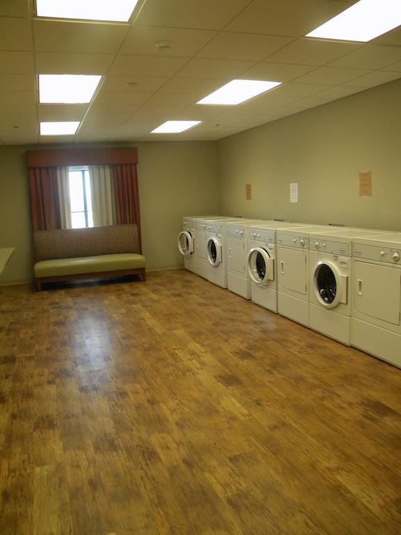 Teddy'S Residential Suites Watford City Exterior foto