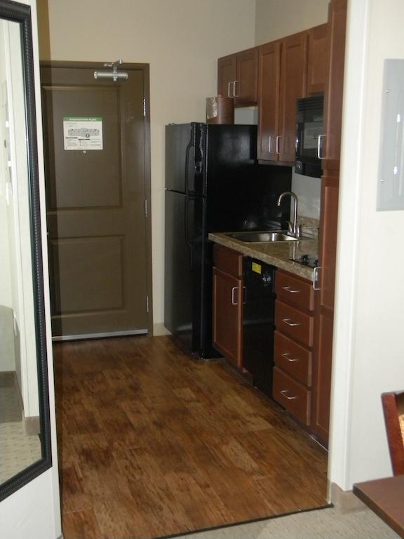 Teddy'S Residential Suites Watford City Exterior foto