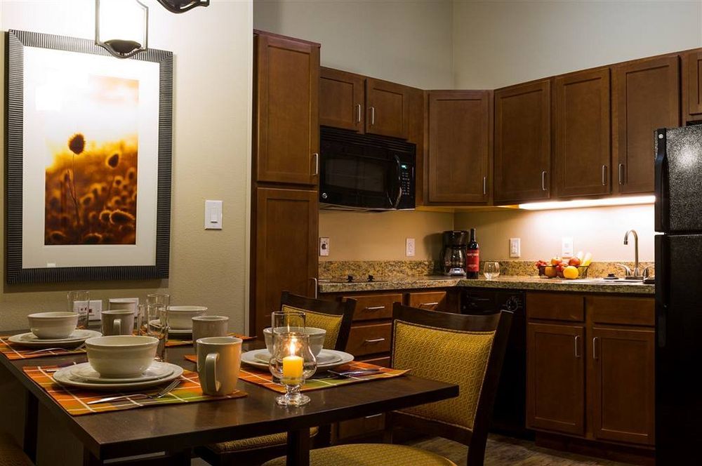 Teddy'S Residential Suites Watford City Exterior foto