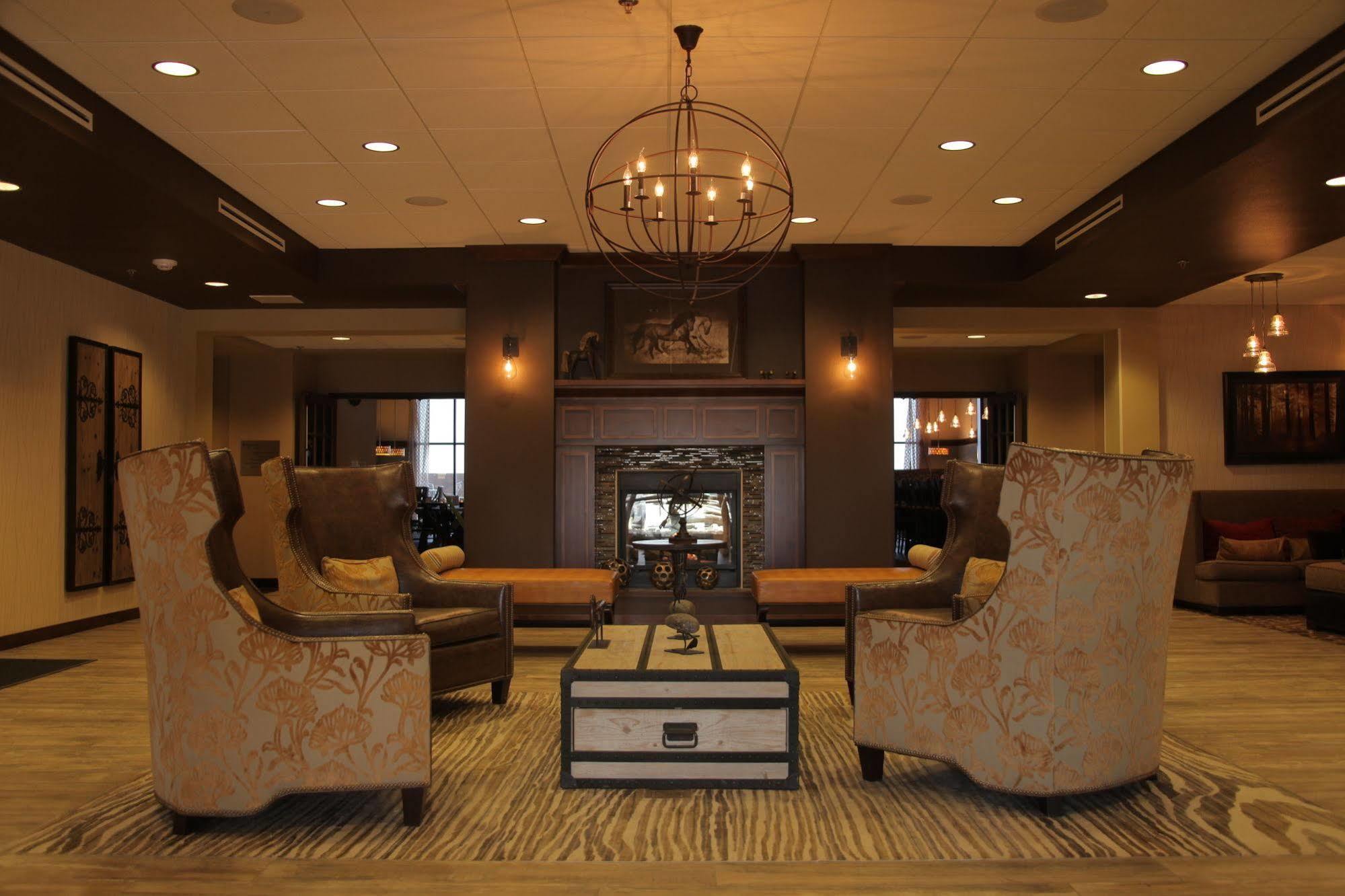 Teddy'S Residential Suites Watford City Exterior foto