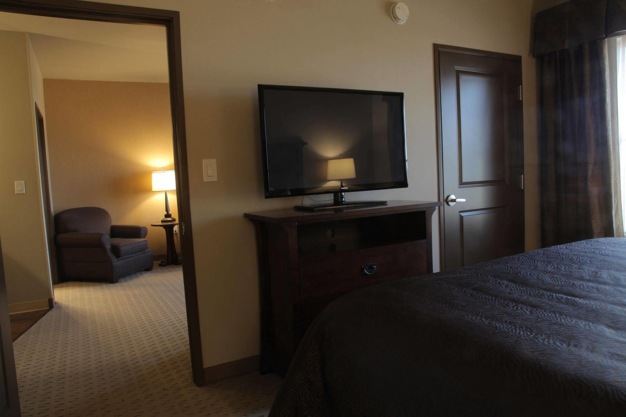 Teddy'S Residential Suites Watford City Exterior foto
