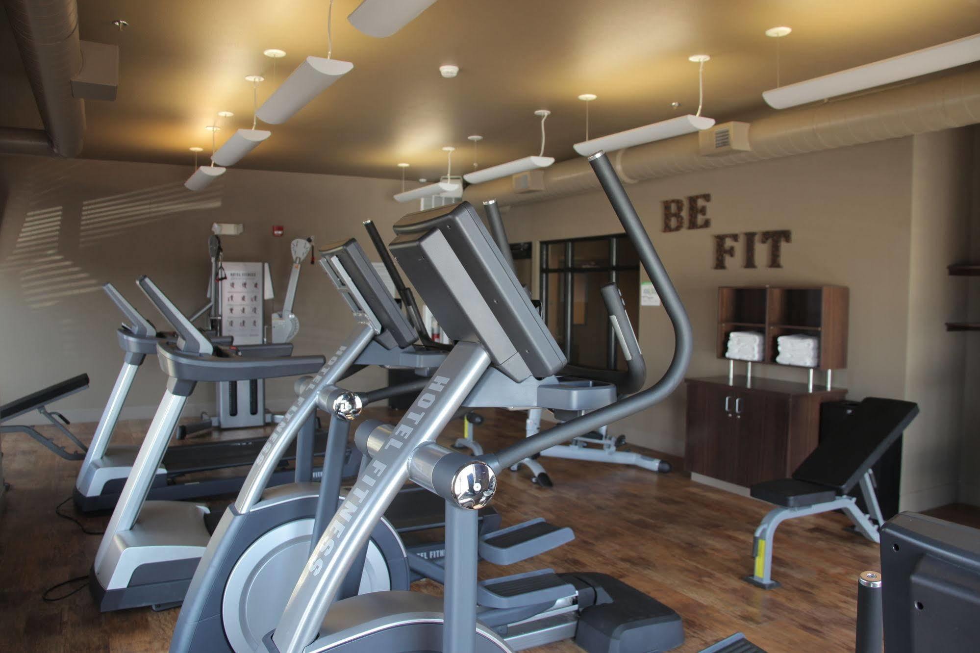 Teddy'S Residential Suites Watford City Exterior foto